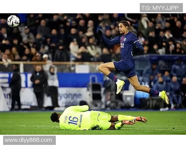 巴黎圣日耳曼大胜莱比锡红牌事件引发全场热议回顾十大精彩进球