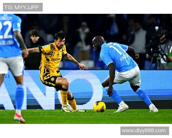 意甲焦点战那不勒斯与曼联握手言和双方均未能破门得分