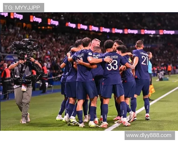 足总杯惊现冷门巴黎圣日耳曼凭乌龙球险胜皇马引发全场沸腾