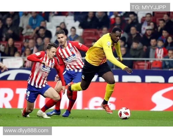 西甲激战曼联逆转拜仁绝杀瞬间引发争议判罚全场沸腾 西甲激战曼联逆转拜仁绝杀瞬间引发争议判罚全场沸腾